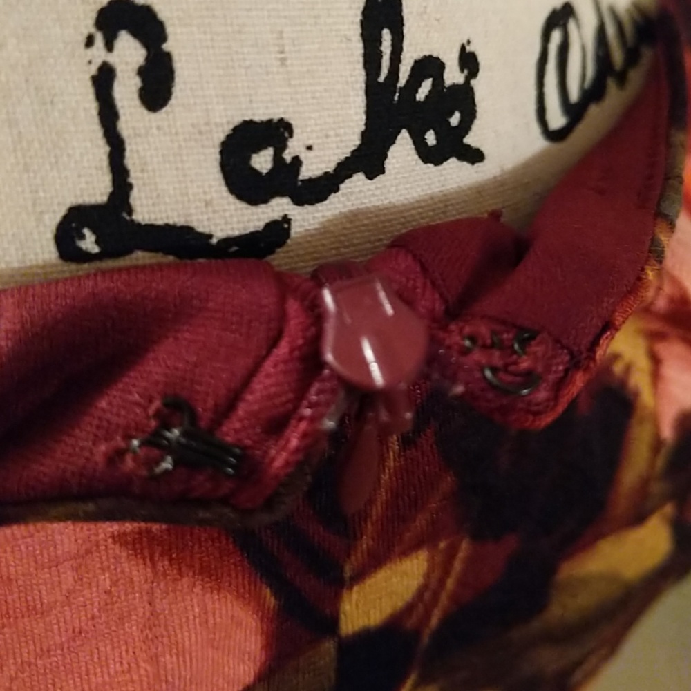 Beautiful floral Midi👗 - Picture 6 of 8